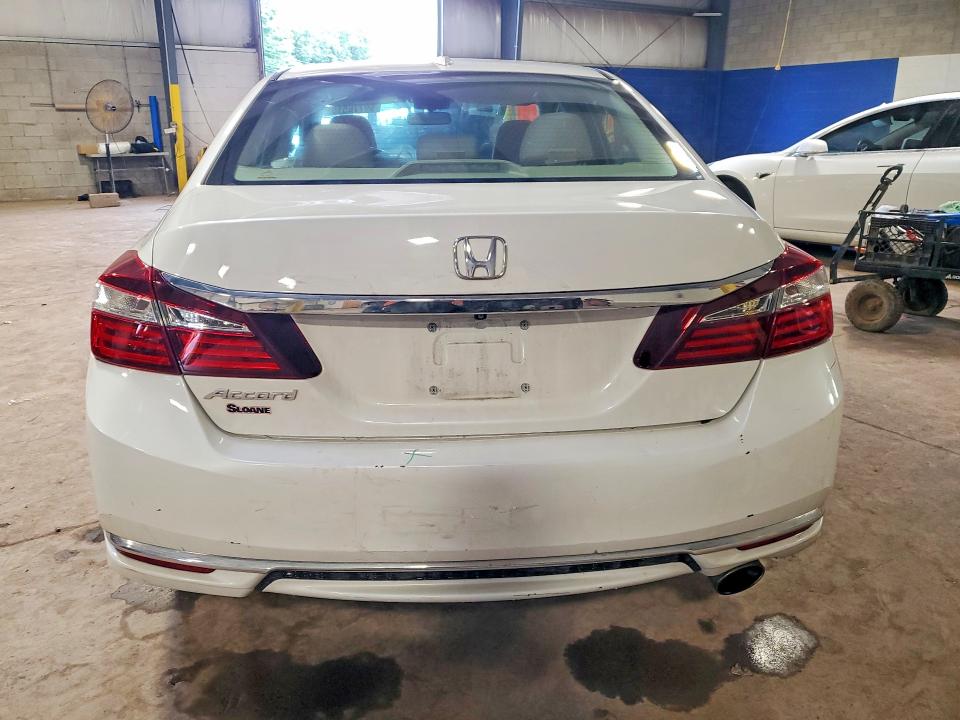 59776516 :رقم المزاد ، 1HGCR2F7XHA296140 vin ، 2017 Honda Accord مزاد بيع