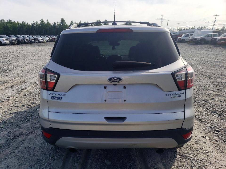 63147976 :رقم المزاد ، 1FMCU9J95HUA70239 vin ، 2017 Ford Escape مزاد بيع