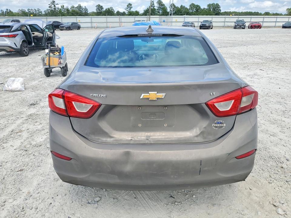 2018 Chevrolet Cruze მანქანა იყიდება აუქციონზე, vin: 1G1BE5SM8J7158756, აუქციონის ნომერი: 62236786