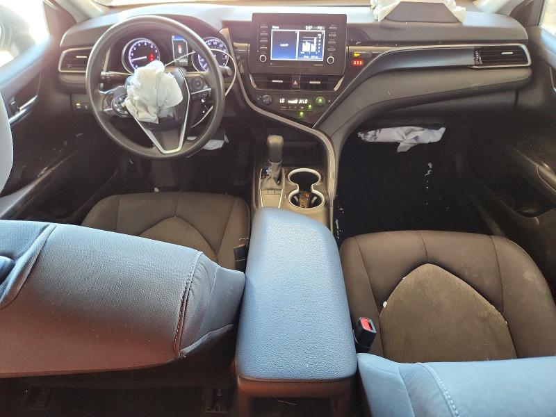 59319176 :رقم المزاد ، 4T1C11AK5NU676150 vin ، 2022 Toyota Camry مزاد بيع