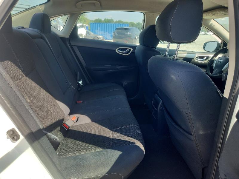Продажа на аукционе авто 2015 Nissan Sentra, vin: 3N1AB7AP7FY372651, номер лота: 60273516