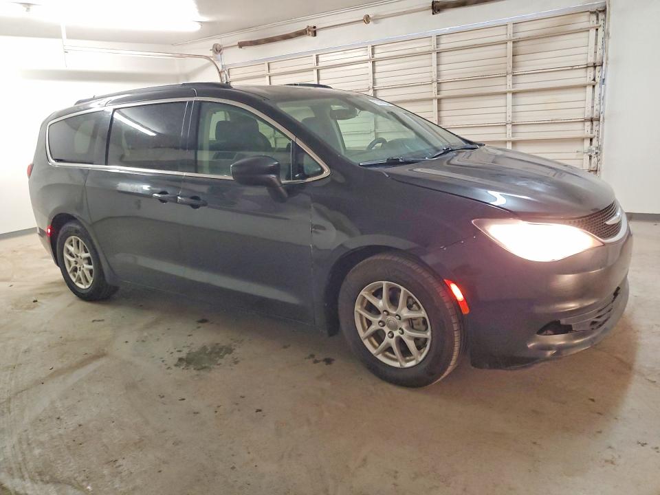60208746 :رقم المزاد ، 2C4RC1DGXLR266017 vin ، 2020 Chrysler Voyager مزاد بيع