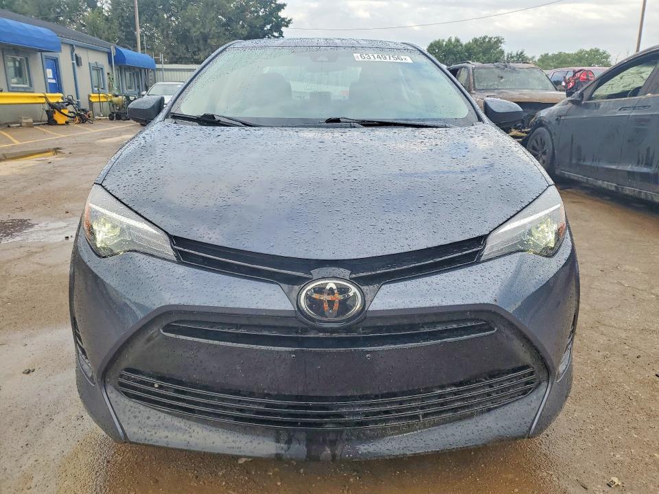 63149756 :رقم المزاد ، 5YFBURHE8JP848653 vin ، 2018 Toyota Corolla مزاد بيع