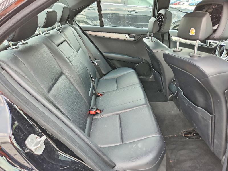 2014 Mercedes-benz C მანქანა იყიდება აუქციონზე, vin: WDDGF8AB9EG247873, აუქციონის ნომერი: 61937836
