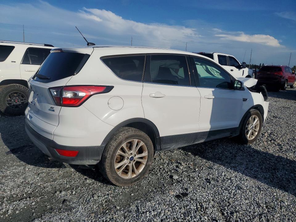 Продажа на аукционе авто 2017 Ford Escape, vin: 1FMCU9GD2HUC81958, номер лота: 61584116