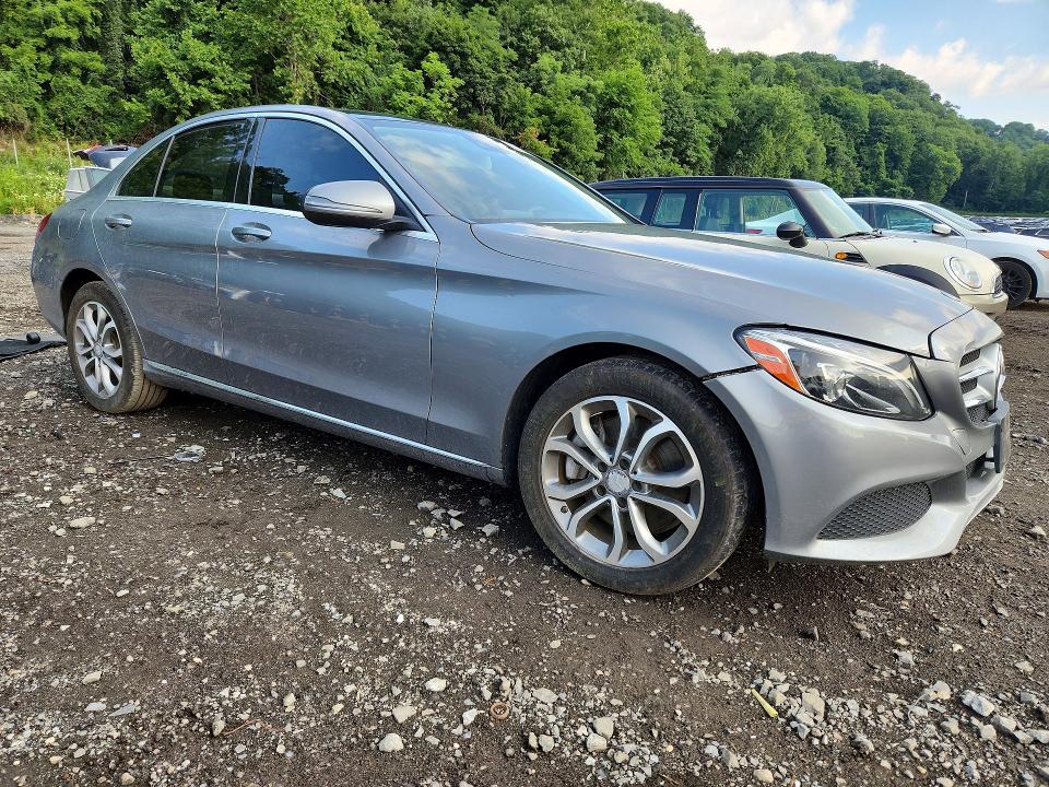 60695356 :رقم المزاد ، 55SWF4KB4GU127035 vin ، 2016 Mercedes-benz C مزاد بيع