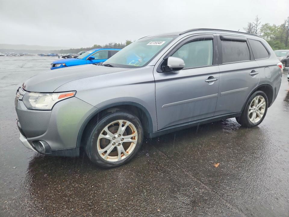 Продажа на аукционе авто 2015 Mitsubishi Outlander, vin: JA4AZ3A38FZ004445, номер лота: 62759346
