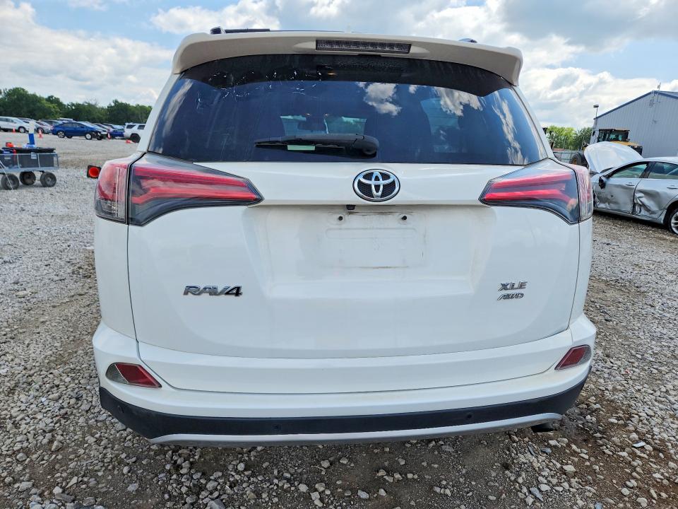 Продажа на аукционе авто 2017 Toyota Rav4, vin: JTMRFREV5HJ113110, номер лота: 62842266