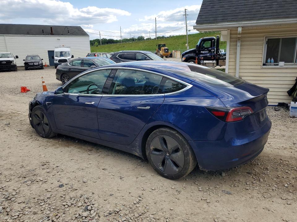 62612266 :رقم المزاد ، 5YJ3E1EA0JF041950 vin ، 2018 Tesla Model 3 مزاد بيع
