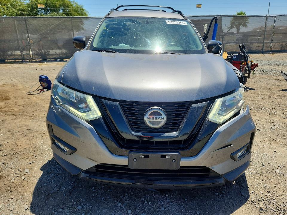 Продажа на аукционе авто 2018 Nissan Rogue, vin: 5N1AT2MT6JC822261, номер лота: 62903546