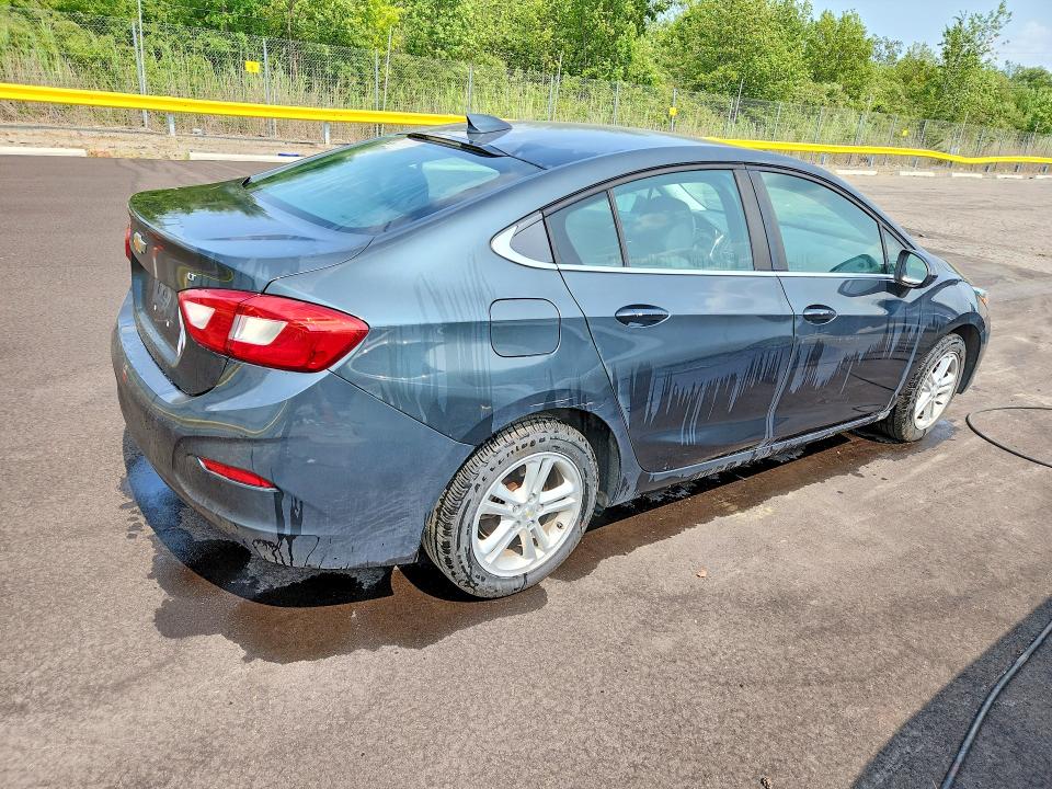 Продаж на аукціоні авто 2018 Chevrolet Cruze, vin: 1G1BE5SM2J7199612, номер лоту: 61763546