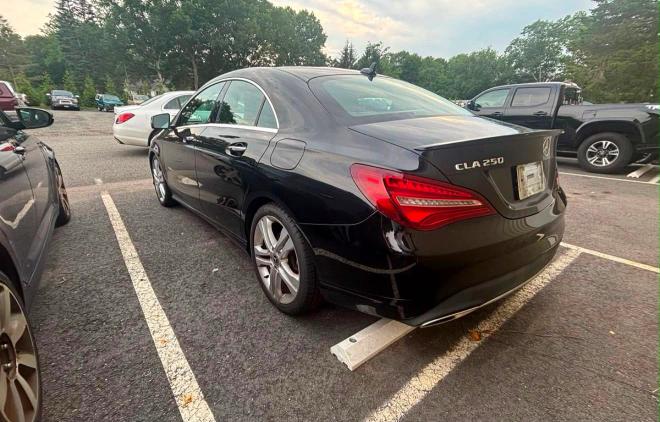 Продажа на аукционе авто 2019 Mercedes-benz Cla, vin: WDDSJ4GB4KN698886, номер лота: 61283796