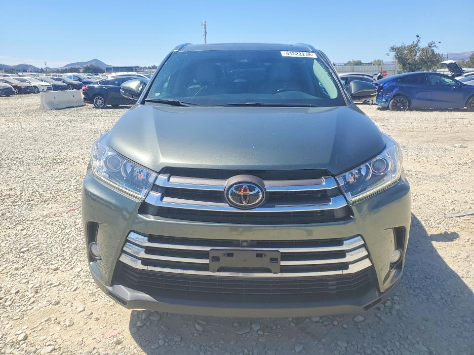 2018 Toyota Highlander მანქანა იყიდება აუქციონზე, vin: 5TDDZRFH2JS862580, აუქციონის ნომერი: 61322236