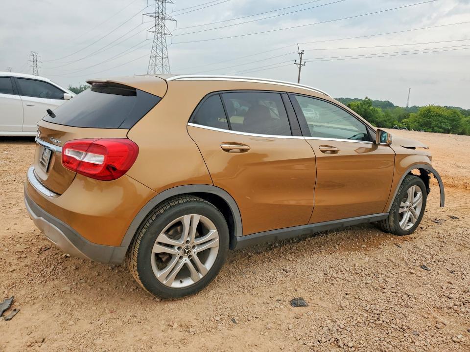 62443966 :رقم المزاد ، WDCTG4GB4JJ455124 vin ، 2018 Mercedes-benz Gla مزاد بيع