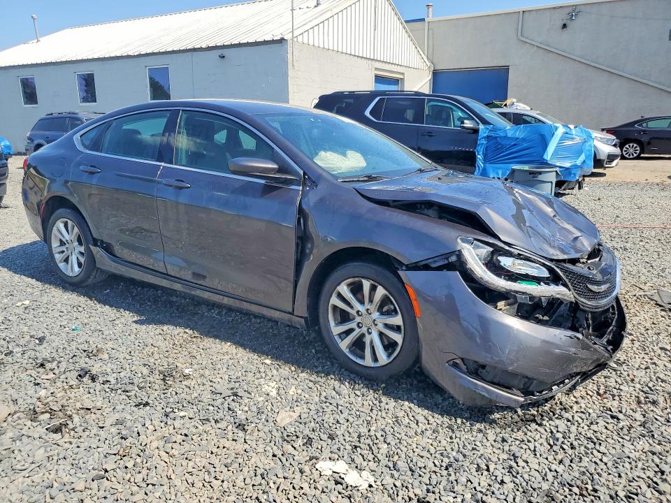 62270616 :رقم المزاد ، 1C3CCCAB4FN561680 vin ، 2015 Chrysler 200 مزاد بيع