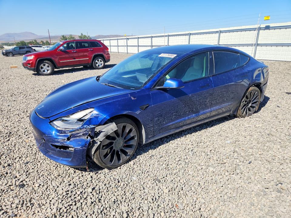 61175666 :رقم المزاد ، 5YJ3E1EC2MF026520 vin ، 2021 Tesla Model 3 مزاد بيع
