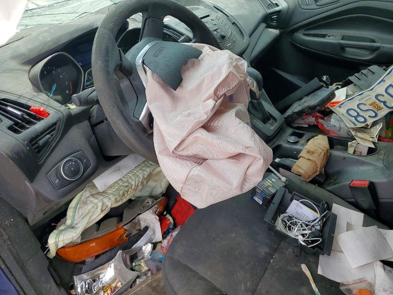 61996476 :رقم المزاد ، 1FMCU0F73FUB12570 vin ، 2015 Ford Escape مزاد بيع
