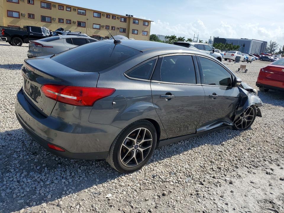 61964836 :رقم المزاد ، 1FADP3H28JL215541 vin ، 2018 Ford Focus مزاد بيع