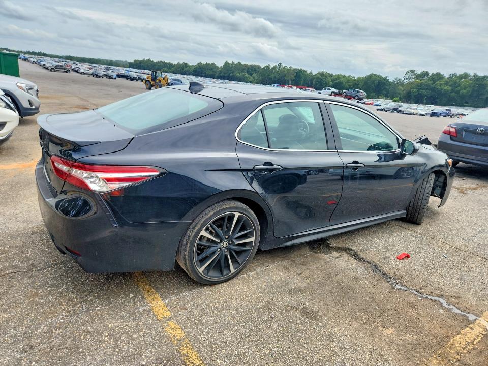 61116176 :رقم المزاد ، 4T1K61AK8LU995262 vin ، 2020 Toyota Camry مزاد بيع