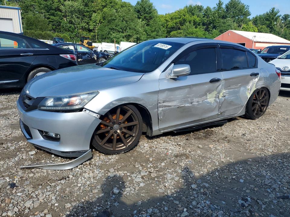 60189516 :رقم المزاد ، 1HGCR3F86FA017004 vin ، 2015 Honda Accord مزاد بيع