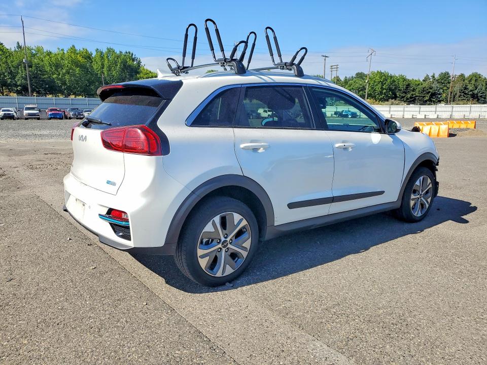 62545096 :رقم المزاد ، KNDCE3LG8N5150375 vin ، 2022 Kia Niro مزاد بيع