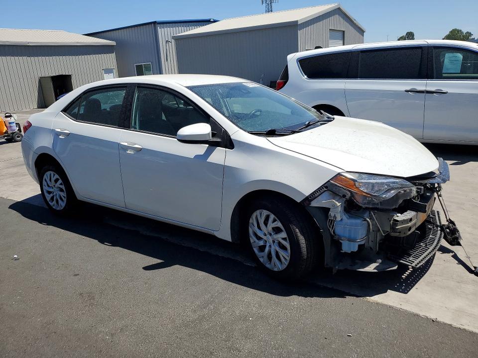 Продажа на аукционе авто 2017 Toyota Corolla, vin: 5YFBURHE8HP636152, номер лота: 61748866