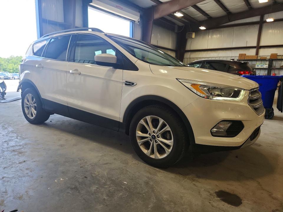2018 Ford Escape მანქანა იყიდება აუქციონზე, vin: 1FMCU0HD8JUA48067, აუქციონის ნომერი: 61221306