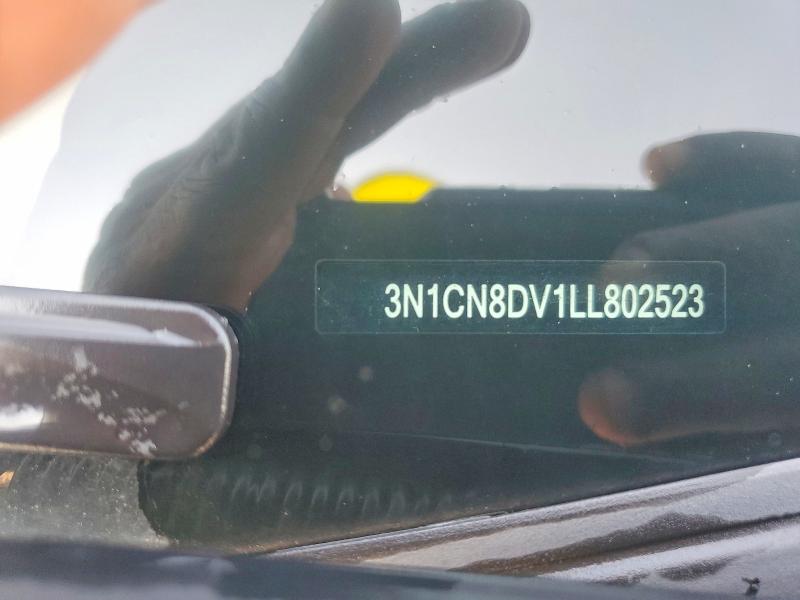 60137956 :رقم المزاد ، 3N1CN8DV1LL802523 vin ، 2020 Nissan Versa مزاد بيع