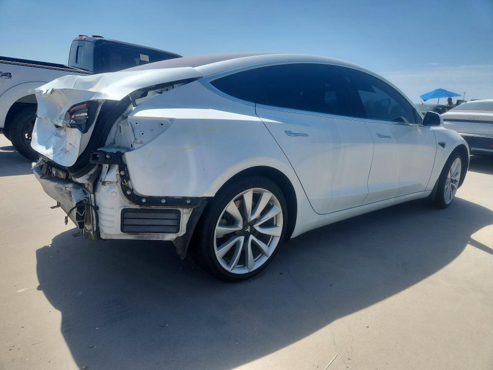 Продаж на аукціоні авто 2018 Tesla Model 3, vin: 5YJ3E1EAXJF020524, номер лоту: 63105306