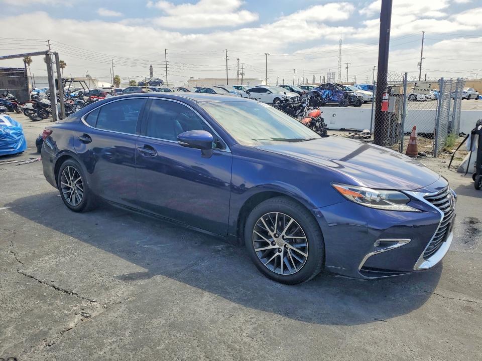 59845576 :رقم المزاد ، 58ABK1GG3GU009360 vin ، 2016 Lexus Es مزاد بيع