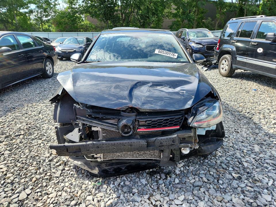 60530976 :رقم المزاد ، 3VW447AU7HM018744 vin ، 2017 Volkswagen Gti مزاد بيع