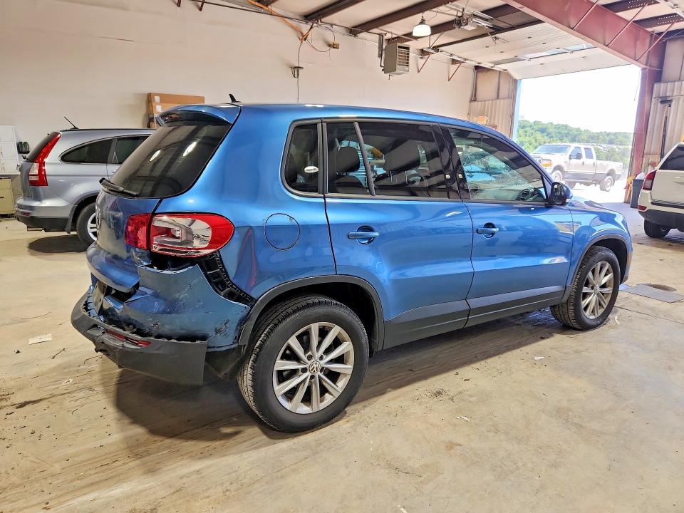 62017786 :رقم المزاد ، WVGBV7AX9JK001762 vin ، 2018 Volkswagen Tiguan Limited مزاد بيع