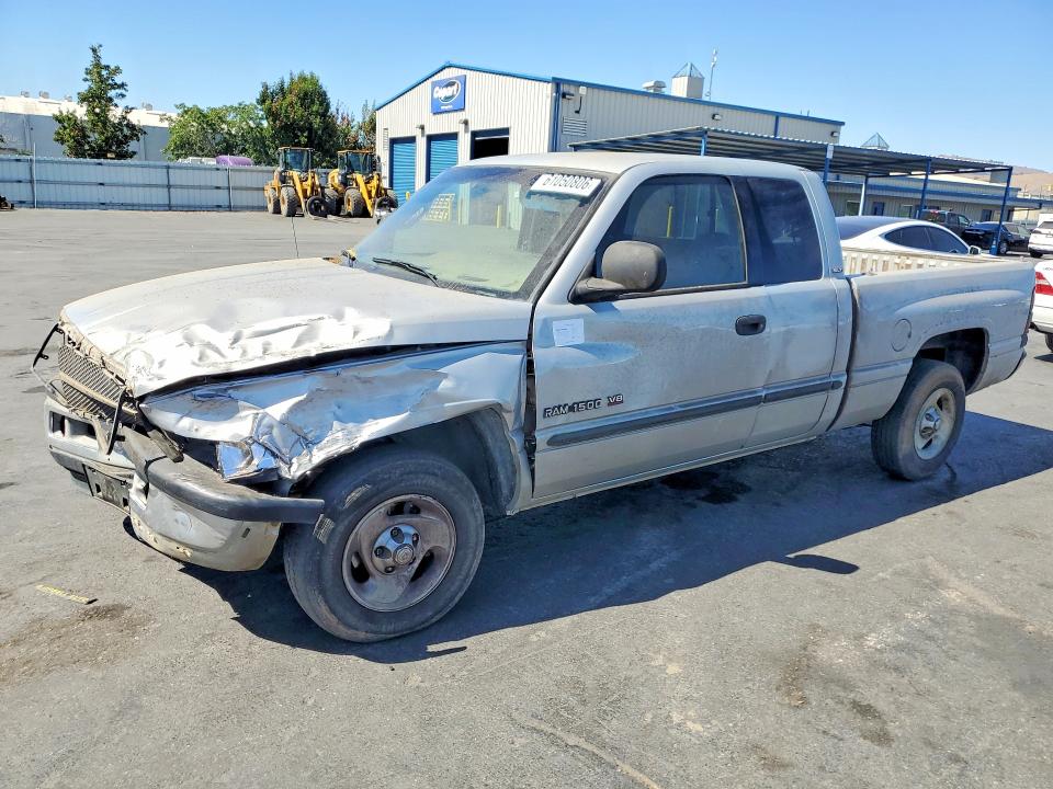 61050806 :رقم المزاد ، 3B7HC13Y4YG105083 vin ، 2000 Dodge Ram 1500 مزاد بيع