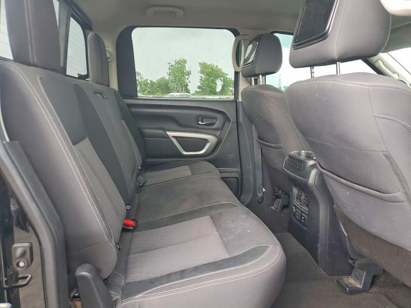 61149526 :رقم المزاد ، 1N6AA1EF2MN530755 vin ، 2021 Nissan Titan مزاد بيع