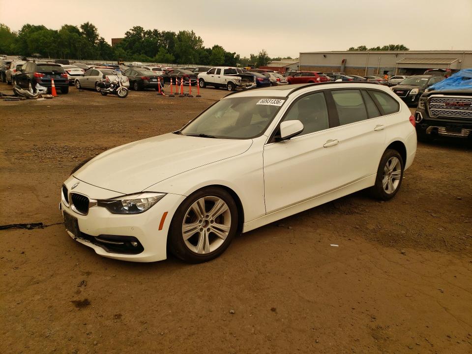 2017 Bmw 330 მანქანა იყიდება აუქციონზე, vin: WBA8K3C55HK678696, აუქციონის ნომერი: 60931336