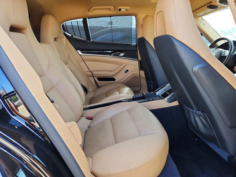 61624736 :رقم المزاد ، WP0AD2A70FL040716 vin ، 2015 Porsche Panamera مزاد بيع