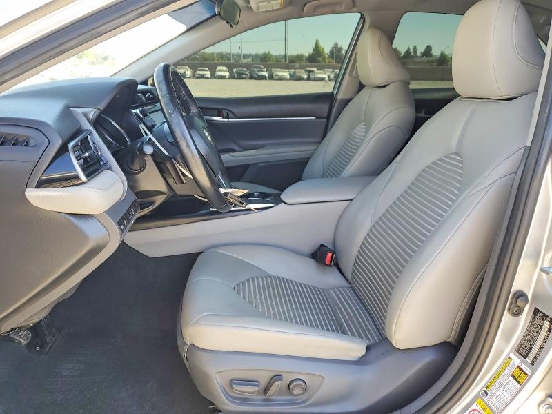 62953656 :رقم المزاد ، 4T1B11HK8KU164413 vin ، 2019 Toyota Camry مزاد بيع