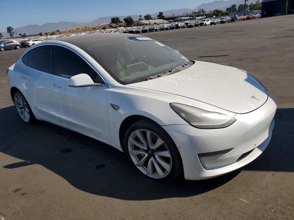 2018 Tesla Model 3 მანქანა იყიდება აუქციონზე, vin: 5YJ3E1EA7JF015829, აუქციონის ნომერი: 62498056