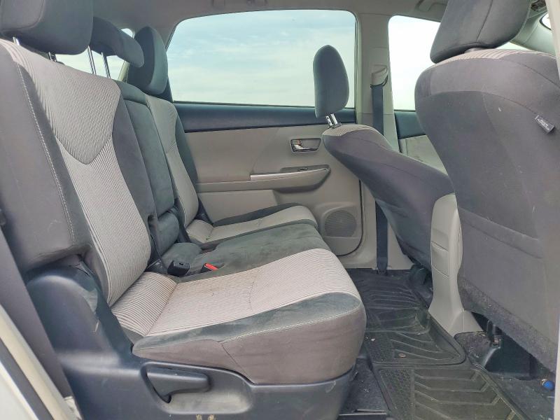 61765556 :رقم المزاد ، JTDZN3EU3GJ047257 vin ، 2016 Toyota Prius V مزاد بيع