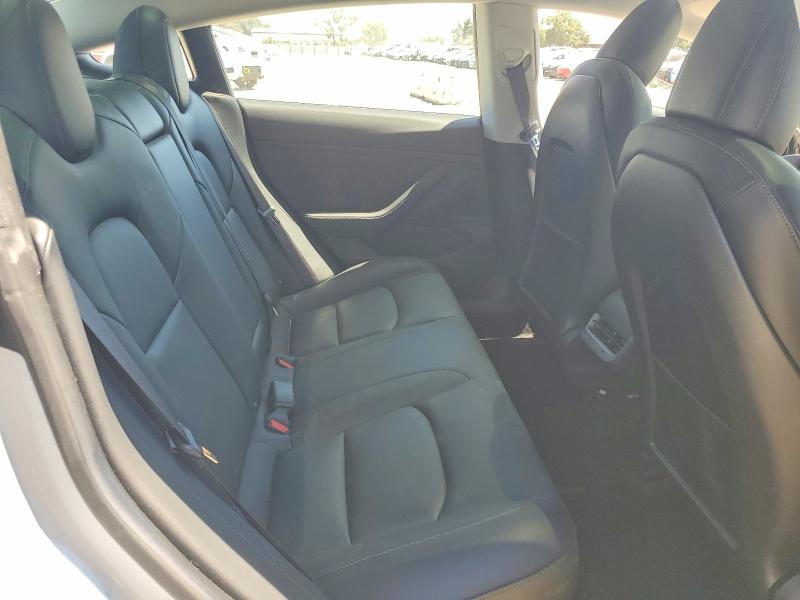 60368486 :رقم المزاد ، 5YJ3E1EA6JF078498 vin ، 2018 Tesla Model 3 مزاد بيع