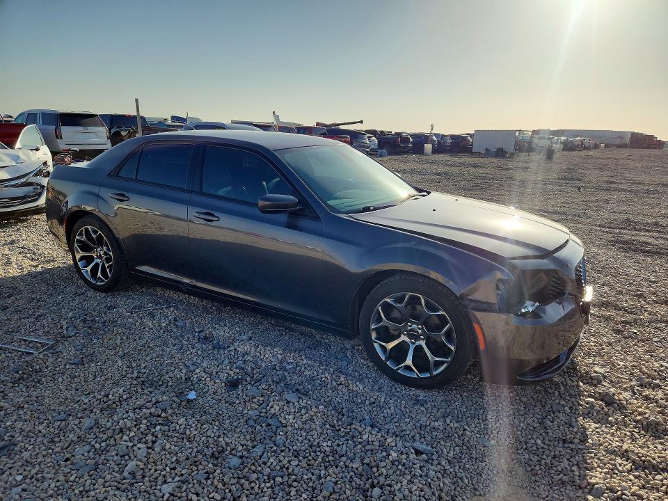Продаж на аукціоні авто 2018 Chrysler 300, vin: 2C3CCABG8JH142795, номер лоту: 61995016