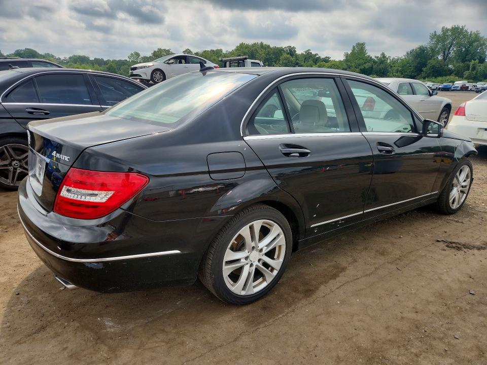 62838206 :رقم المزاد ، WDDGF8AB6ER306401 vin ، 2014 Mercedes-benz C مزاد بيع