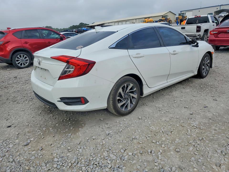 59960246 :رقم المزاد ، 19XFC2F70JE017715 vin ، 2018 Honda Civic مزاد بيع