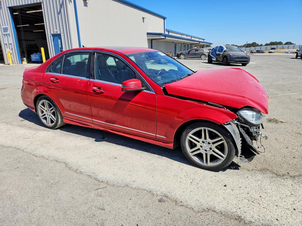 60804806 :رقم المزاد ، WDDGF4HB1DR286880 vin ، 2013 Mercedes-benz C مزاد بيع