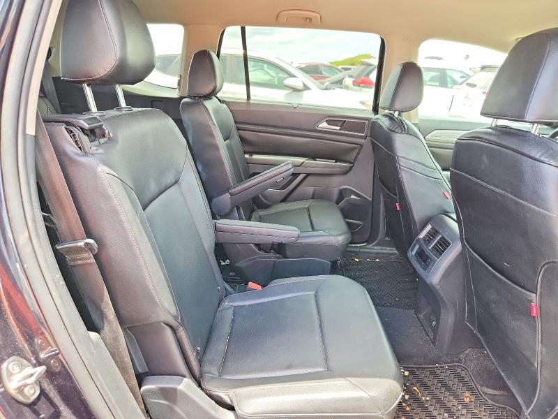 63596006 :رقم المزاد ، 1V2CR2CA1JC570879 vin ، 2018 Volkswagen Atlas مزاد بيع
