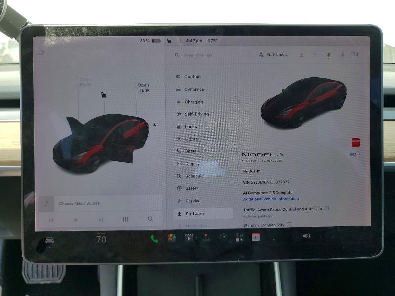 59234056 :رقم المزاد ، 5YJ3E1EAXJF077337 vin ، 2018 Tesla Model 3 مزاد بيع