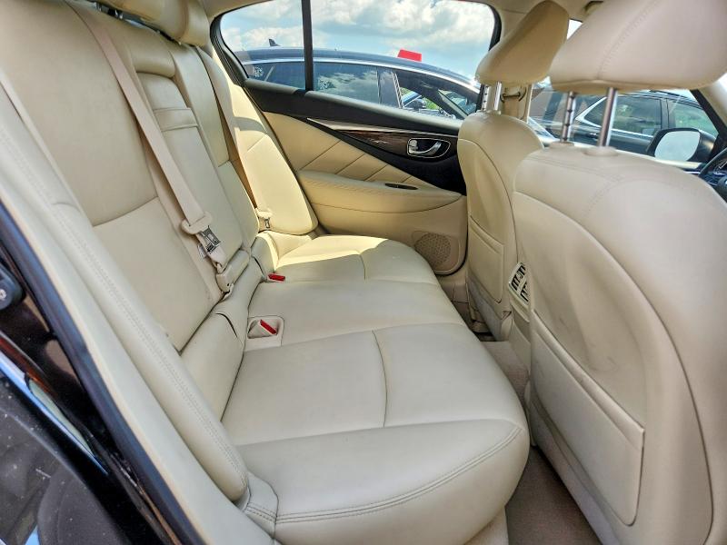 62859996 :رقم المزاد ، JN1EV7AR6JM437639 vin ، 2018 Infiniti Q50 مزاد بيع