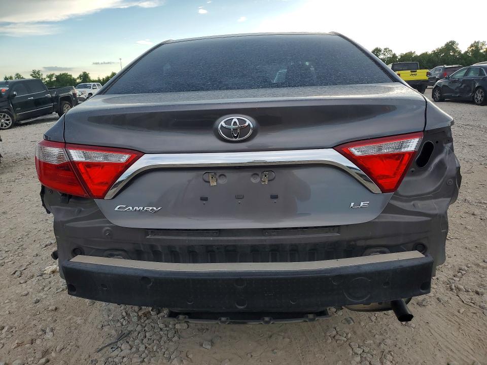 60074526 :رقم المزاد ، 4T1BF1FKXHU666918 vin ، 2017 Toyota Camry مزاد بيع