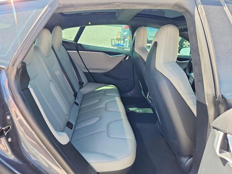 Продажа на аукционе авто 2015 Tesla Model S, vin: 5YJSA1H27FF090694, номер лота: 62331576