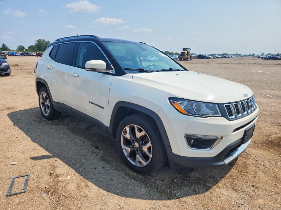62616076 :رقم المزاد ، 3C4NJDCBXJT307350 vin ، 2018 Jeep Compass مزاد بيع